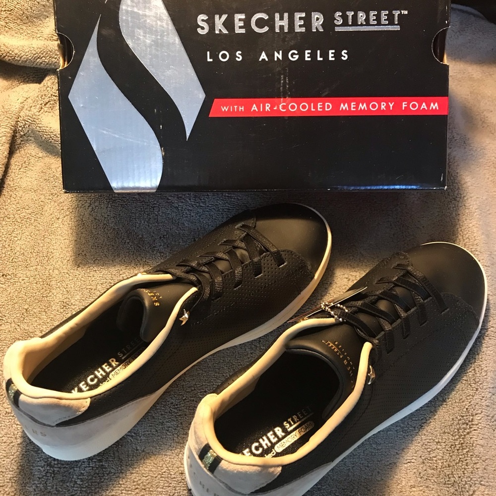 Skechers  tennis shoes